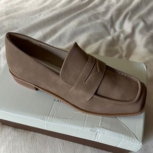 Vici Curtis Loafers - Tan